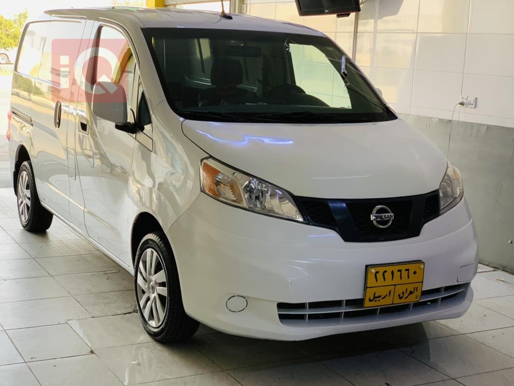 نيسان NV200
